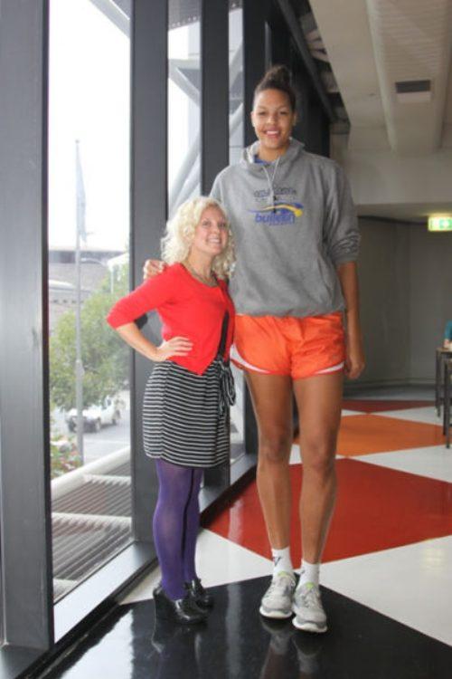 height-comparison-btw-i-m-not-a-kid-av-or-a-little-person