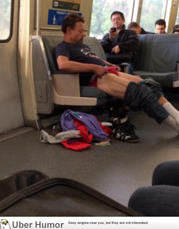 This guy was shaving his legs on the train | Funny ...