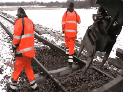 Replacing the sleepers without removing the rails