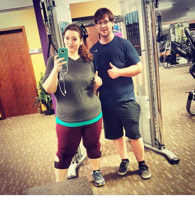 400 Pound wife goes for an insane weight loss with her husband (23